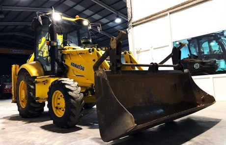 RETRO CARGADORA MIXTA KOMATSU WB 93R-2